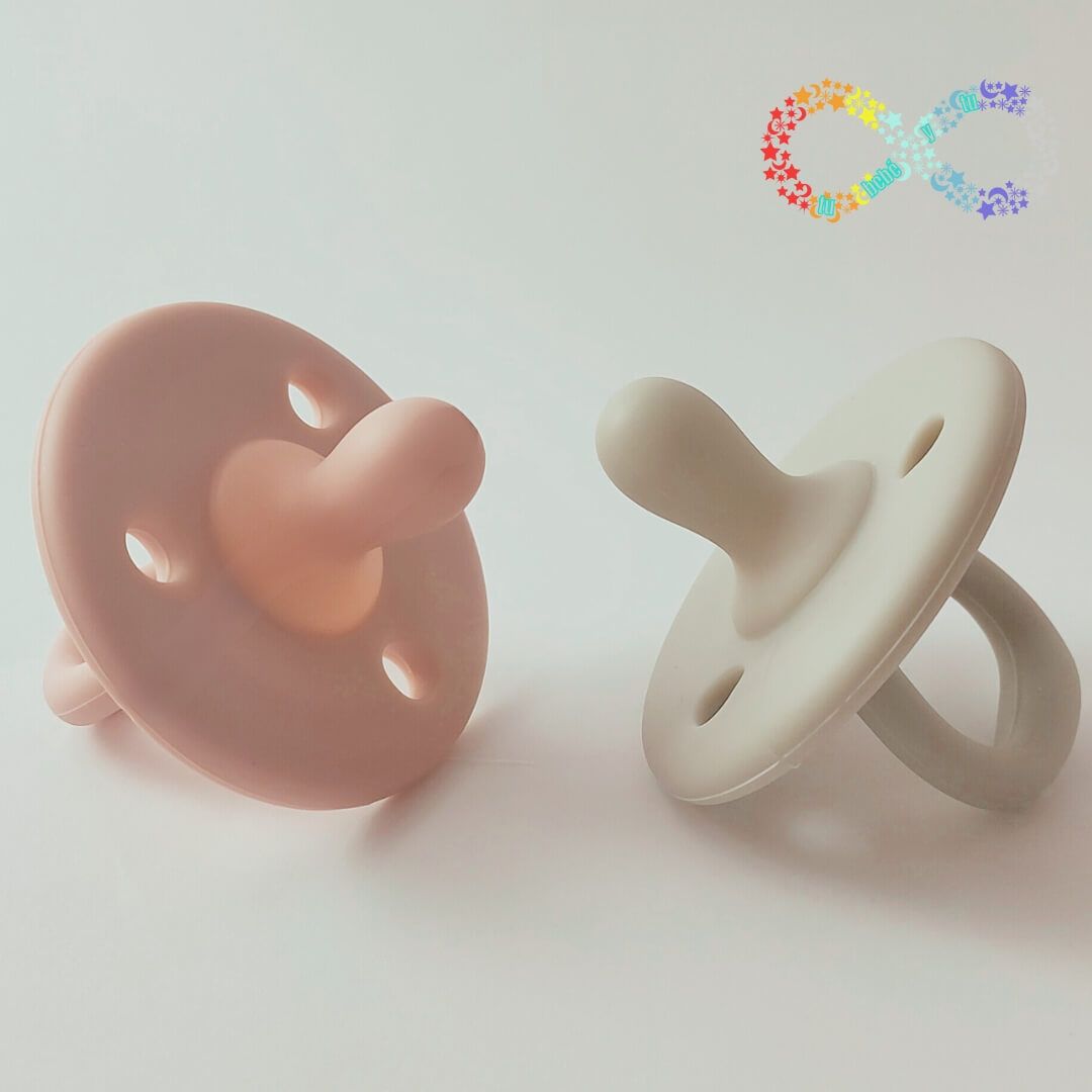 Duo Chupetes Rosa Nude y Gris Ceniza